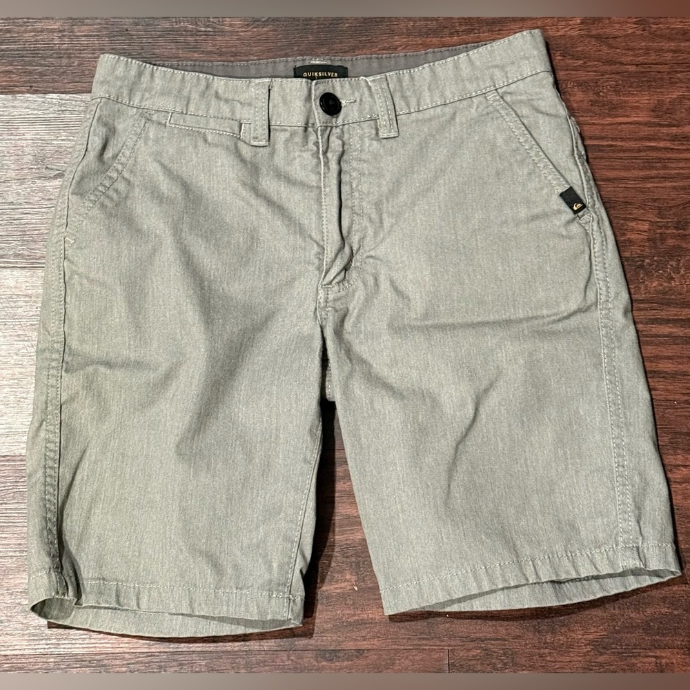 Quiksilver Youth Regular Fit Shorts, Boy’s 14 (28” Waist)